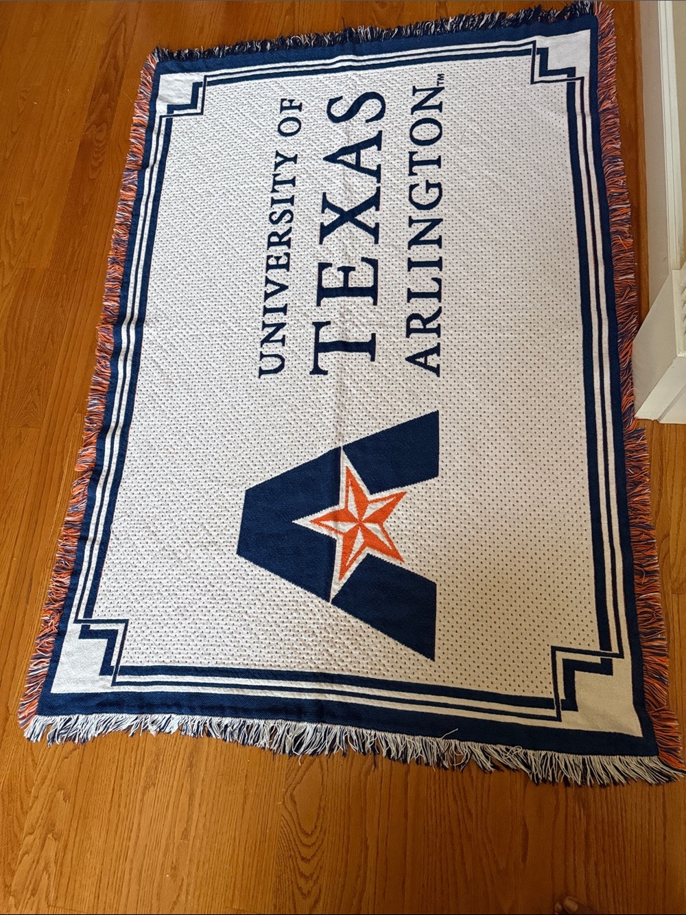 University of Texas Arlington Throw Blanket - Navy & White with Orange Star